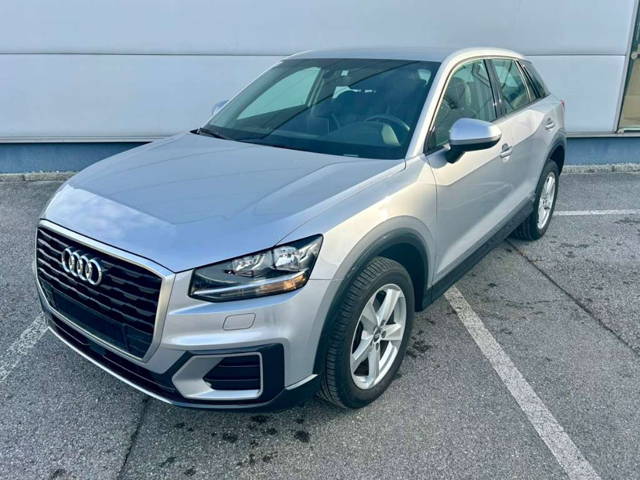 Audi Q2 1,0 TFSI Sport ultra SUV / Geländewagen