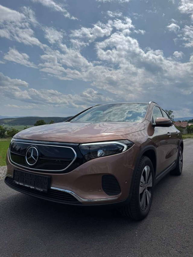 Mercedes-Benz EQA 300 4MATIC Aut. SUV / Geländewagen