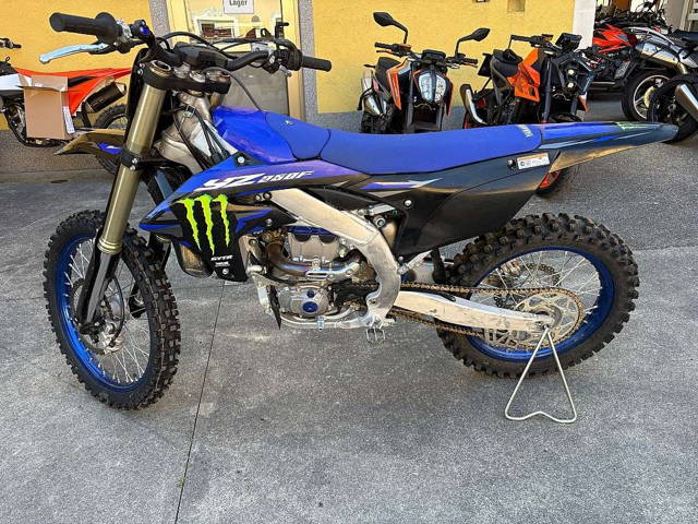 Yamaha YZ 250F Monster Energy Edition Mod 2025 mit 3 St... Motocross