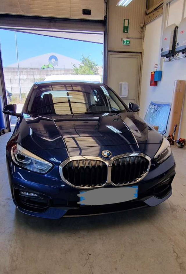 BMW iX1 120 d SUV / Geländewagen