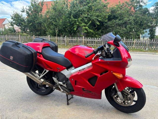 Honda VFR 800 FI Tourer
