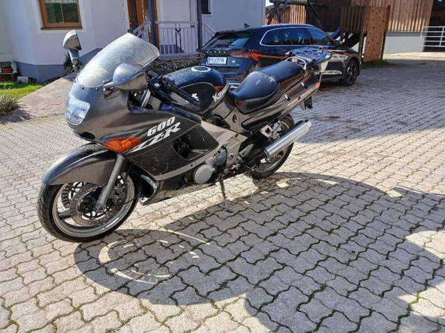 Kawasaki ZX 600 E Tourer