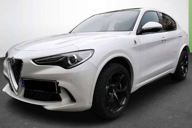 Alfa Romeo Stelvio Quadrifoglio 2,9 V6 ATX AWD SUV / Geländewagen