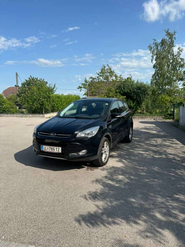Ford Kuga 2,0 TDCi Titanium SUV / Geländewagen