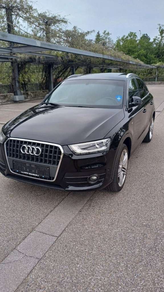 Audi Q3 S-LINE *VOLLAUSSTATTUNG * SUV / Geländewagen