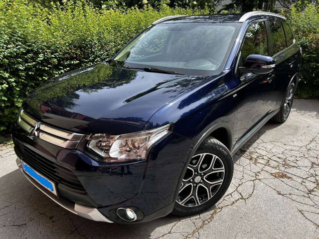 Mitsubishi Outlander 2,2 DI-D AS&G Intense+ SUV / Geländewagen