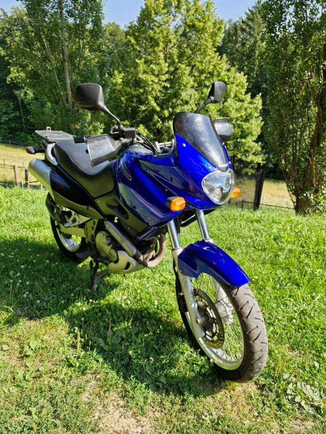 Suzuki XF Freewind Tourer
