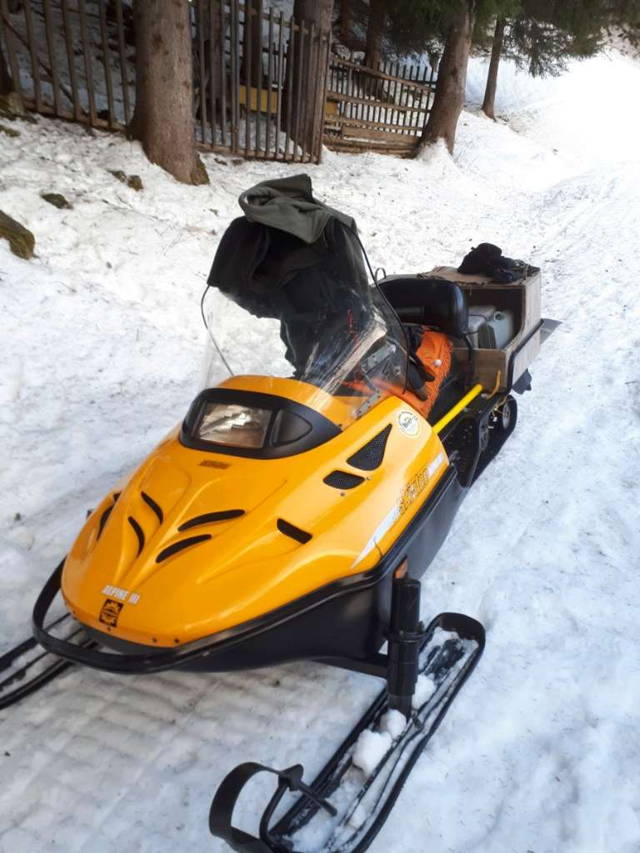 Bombardier skidoo Alpin 3 Schneemobil