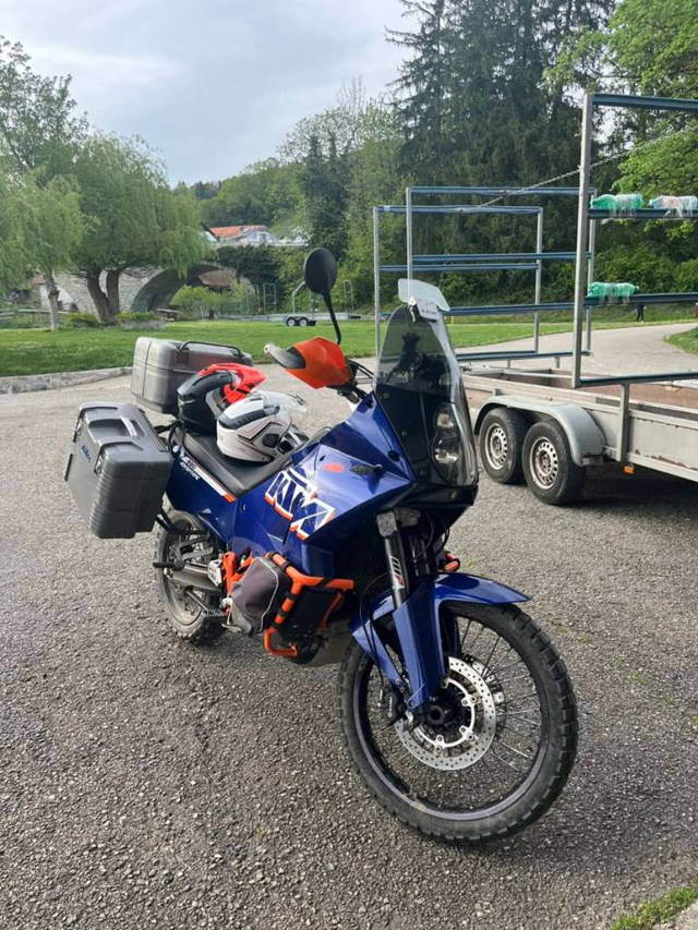 KTM 990 Adventure Tourer
