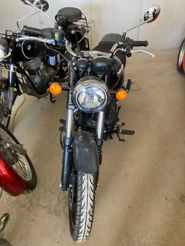 Royal Enfield Meteor 350 Stellar in Blau Tourer