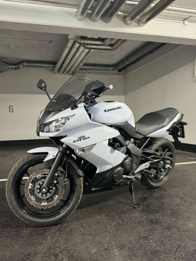 Kawasaki ER 6F (A2 drossel verbaut aber nicht umgemeldet) Tourer