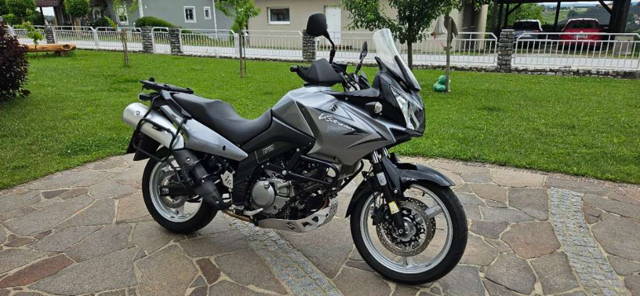 Suzuki V-Strom DL650AL0 Tourer