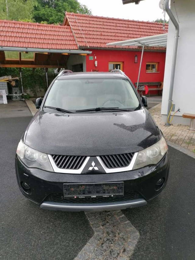 (reserviert) Mitsubishi Outlander 2,0 DI-D Insteyle SUV / Geländewagen