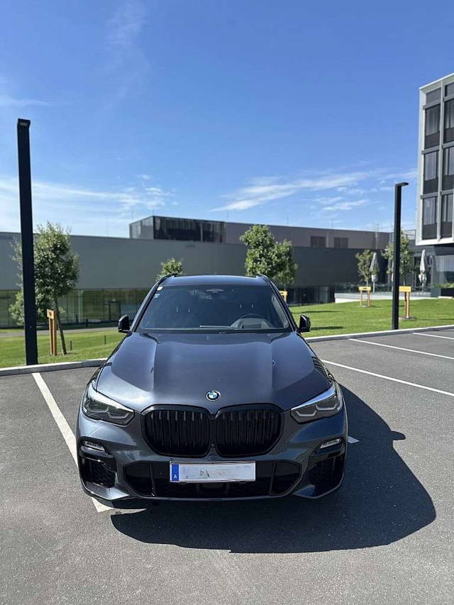 BMW X5 xDrive45e Aut. M-SPORTPAKET/LED/NAVI/PARKTR.... SUV / Geländewagen