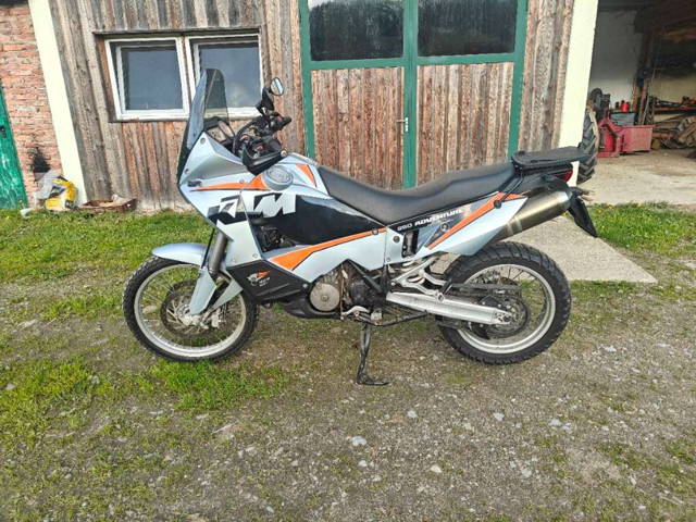 KTM 950 Adventure Tourer