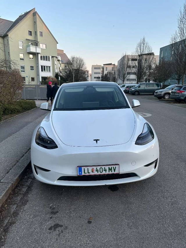 Tesla Model Y Long Range AWD 79kWh SUV / Geländewagen