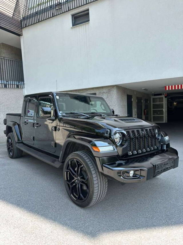 Jeep Gladiator Overland SUV / Geländewagen