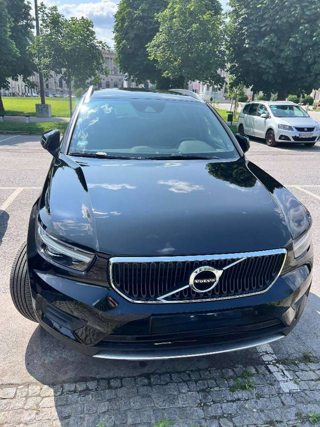 Volvo XC40 T2 Momentum Pro Geartronic SUV / Geländewagen