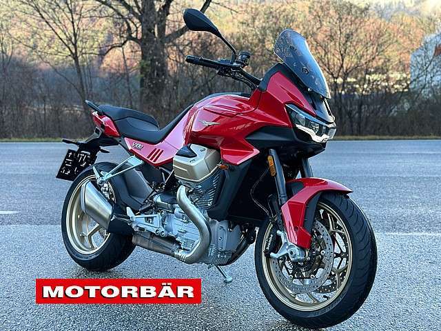 Moto Guzzi V100 Mandello Tourer