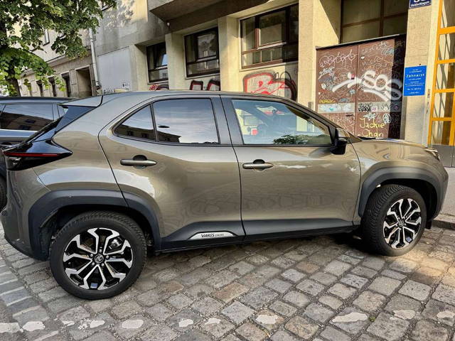 Toyota Yaris Cross 1,5 VVT-i Hybrid Active Drive Aut. SUV / Geländewagen