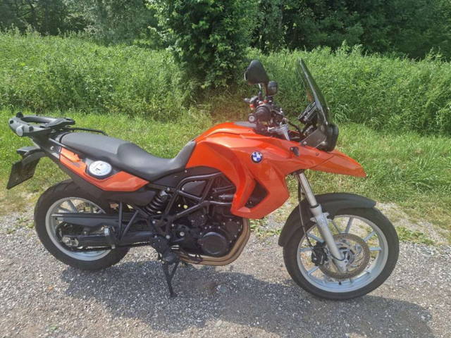 BMW F 650 org Werkstiefegelegte, km9930 neu überprüft Enduro