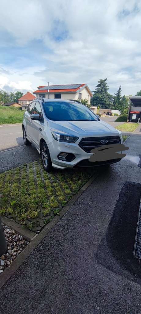 Ford Kuga ST-Line SUV / Geländewagen
