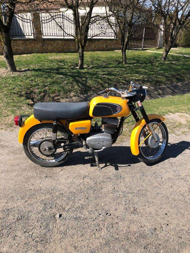 Jawa Tourer