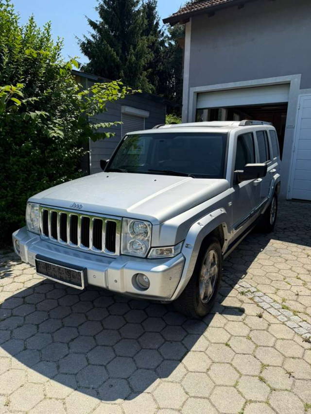 Jeep Commander SUV / Geländewagen