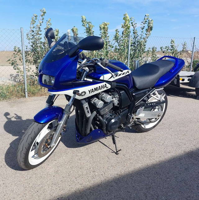 Yamaha FZS 600 Fazer Tourer