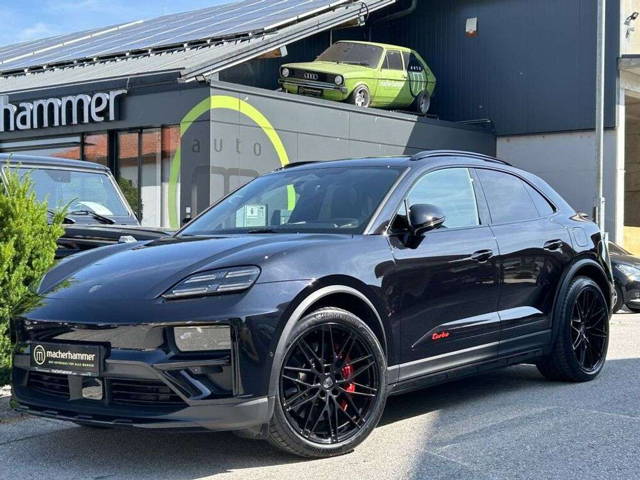 Porsche Macan Turbo 100kWh *LED*PANO*HEADUP*ALLRADLENKUNG* SUV / Geländewagen