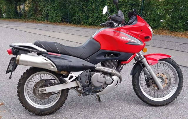 Suzuki XF Suzuki XF 650 Enduro