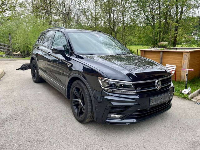 VW Tiguan 2,0 TDI R-Line Sky Black Style Allrad 150 PS SUV SUV / Geländewagen