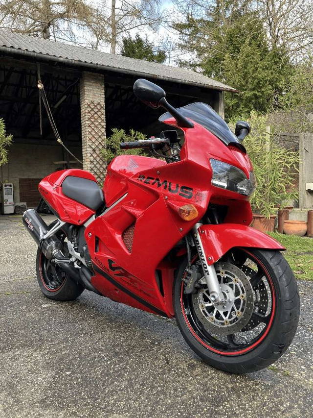 Honda VFR 800Fi (RC46) Tourer