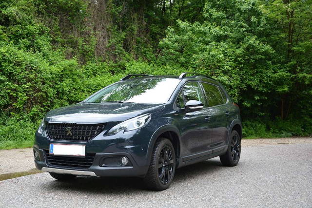 (reserviert) Peugeot 2008 1,2 PureTech 130 S&S GT Line SUV / Geländewagen