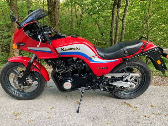 Kawasaki GPZ 750a Tourer