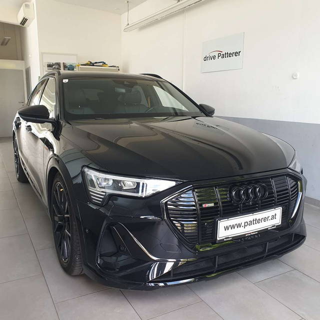 Audi e-tron SB 55 quattro 95kWh S-line SUV / Geländewagen