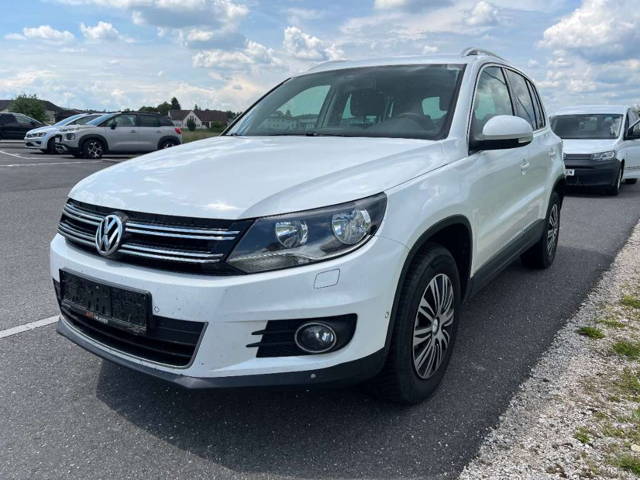 VW Tiguan 2,0 TDI STYLE - Das Fahrzeug ist eingelangt !!! SUV / Geländewagen