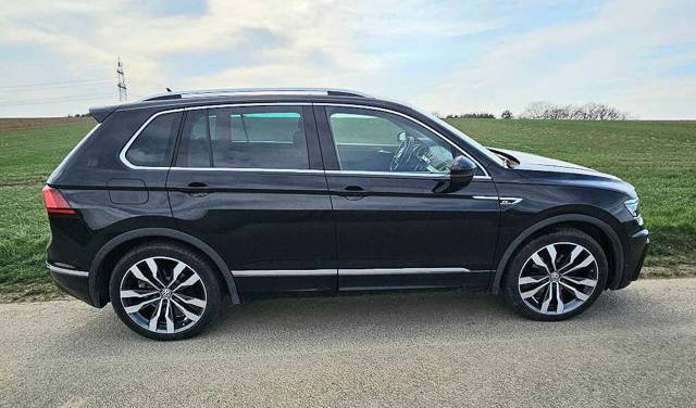 VW Tiguan 2,0 TDI SCR Comfortline R-LINE NAVI SHZ AHK LED + SUV / Geländewagen