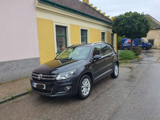 VW Tiguan 2.0TDI Sky BlueMotion Tech SUV / Geländewagen