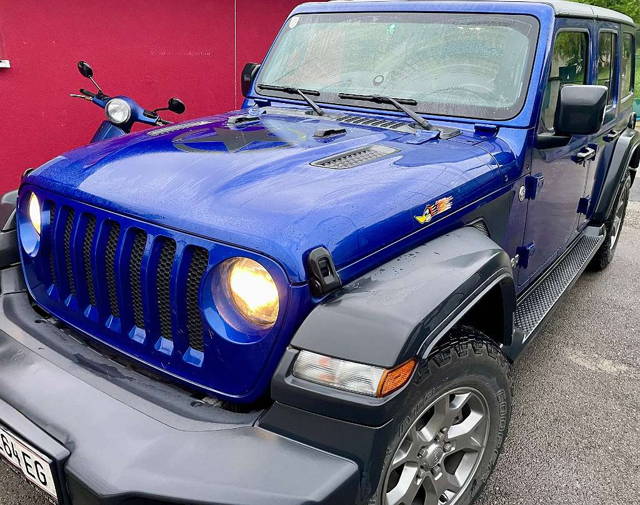 Jeep Wrangler Unlimited Sport 2,2 CRD SUV / Geländewagen
