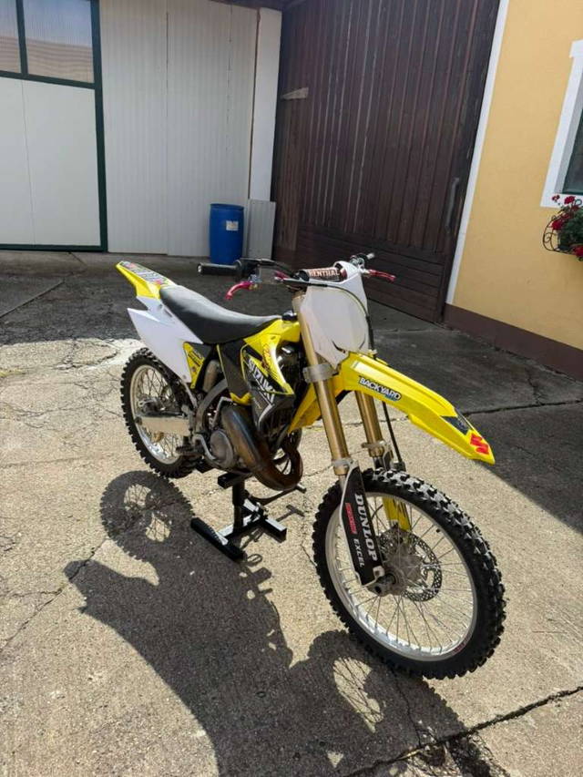Suzuki RM 125 Motocross