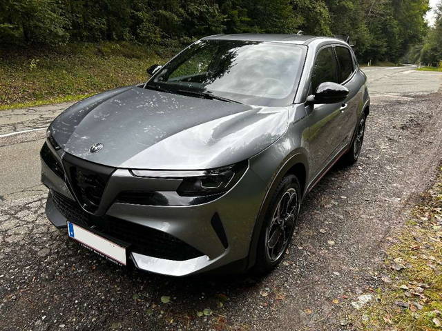 Alfa Romeo Junior Eletricca Batterie 54kWh Speciale SUV / Geländewagen