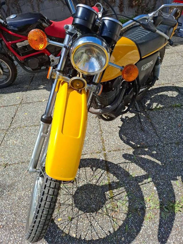 Suzuki Suzuki SP 370 Classic Oldtimer gelb aus Nachlass Enduro