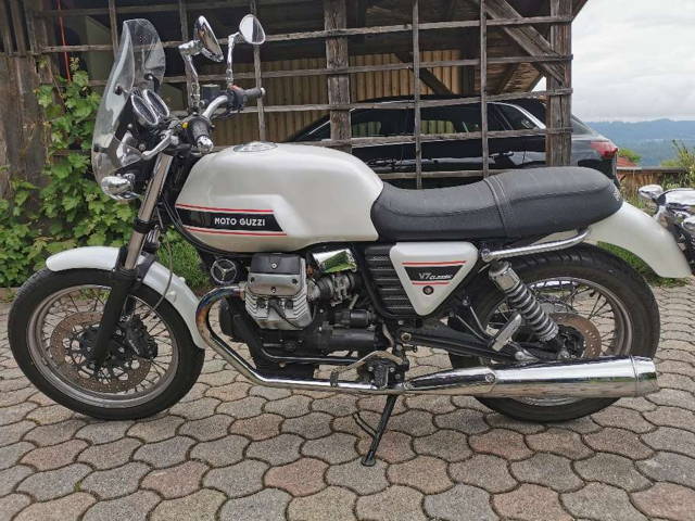 Moto Guzzi V7 Classic Tourer