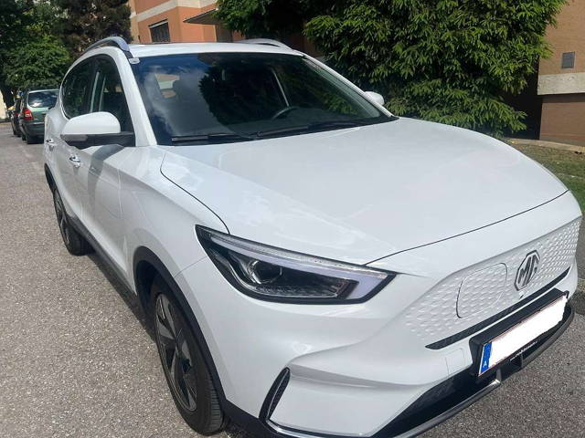 MG ZS EV Luxury 70 kWh Maximal Reichweite SUV / Geländewagen