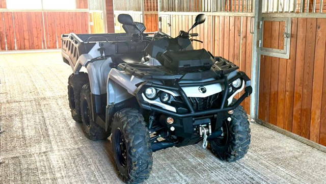 Can-Am Outlander 6x6 660 DPS Quad