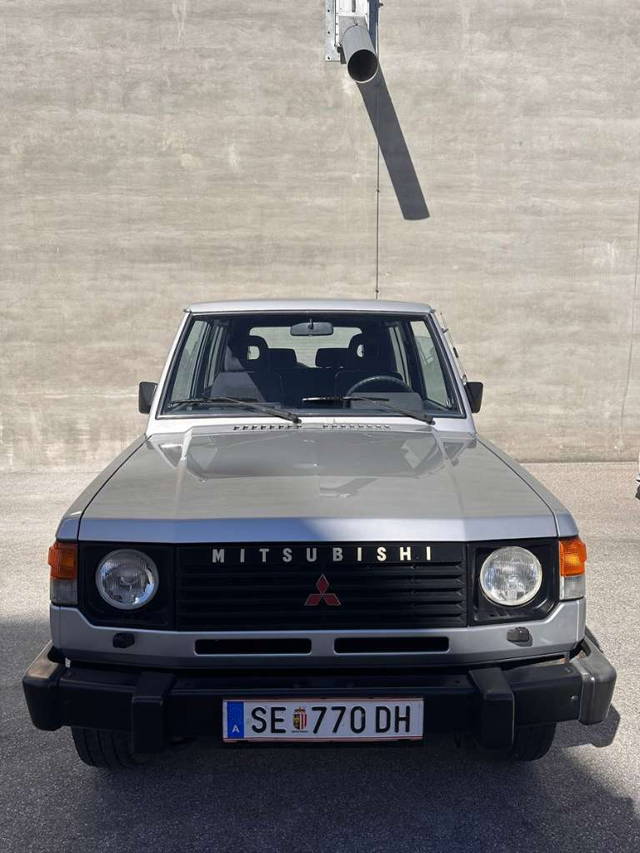Mitsubishi Pajero 2.6 B MT SUV / Geländewagen