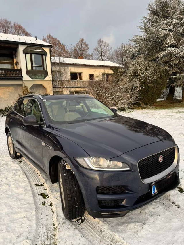 Jaguar F-Pace SUV / Geländewagen