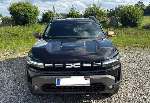 Dacia Duster 3 Extreme Mild Hybrid 130 4x4 inkl. aller Pakete und Anhängerkupplung SUV / Gelä...