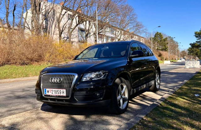 Audi Q5 Audi Q5 2,0 TDI quattro DPF S-tronic SUV SUV / Geländewagen